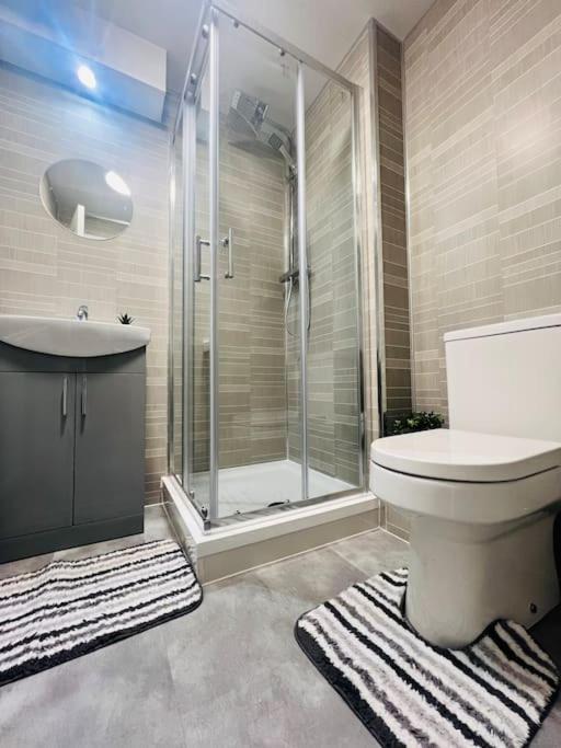 Superb 2 Bedroom Apartment With Free Parking 에든버러 외부 사진